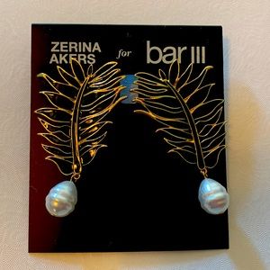 Great earrings! Enamel palm leaf with natural looking pearl